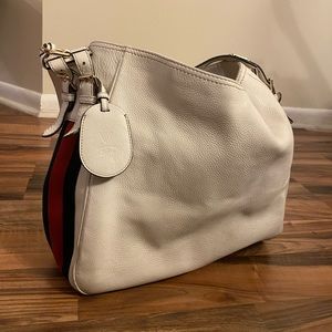Vintage Gucci White Leather Bag. Classic Gucci Detailing.